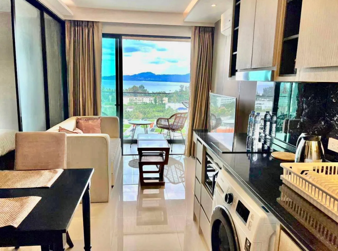 Living room of an apartment with a sea view
